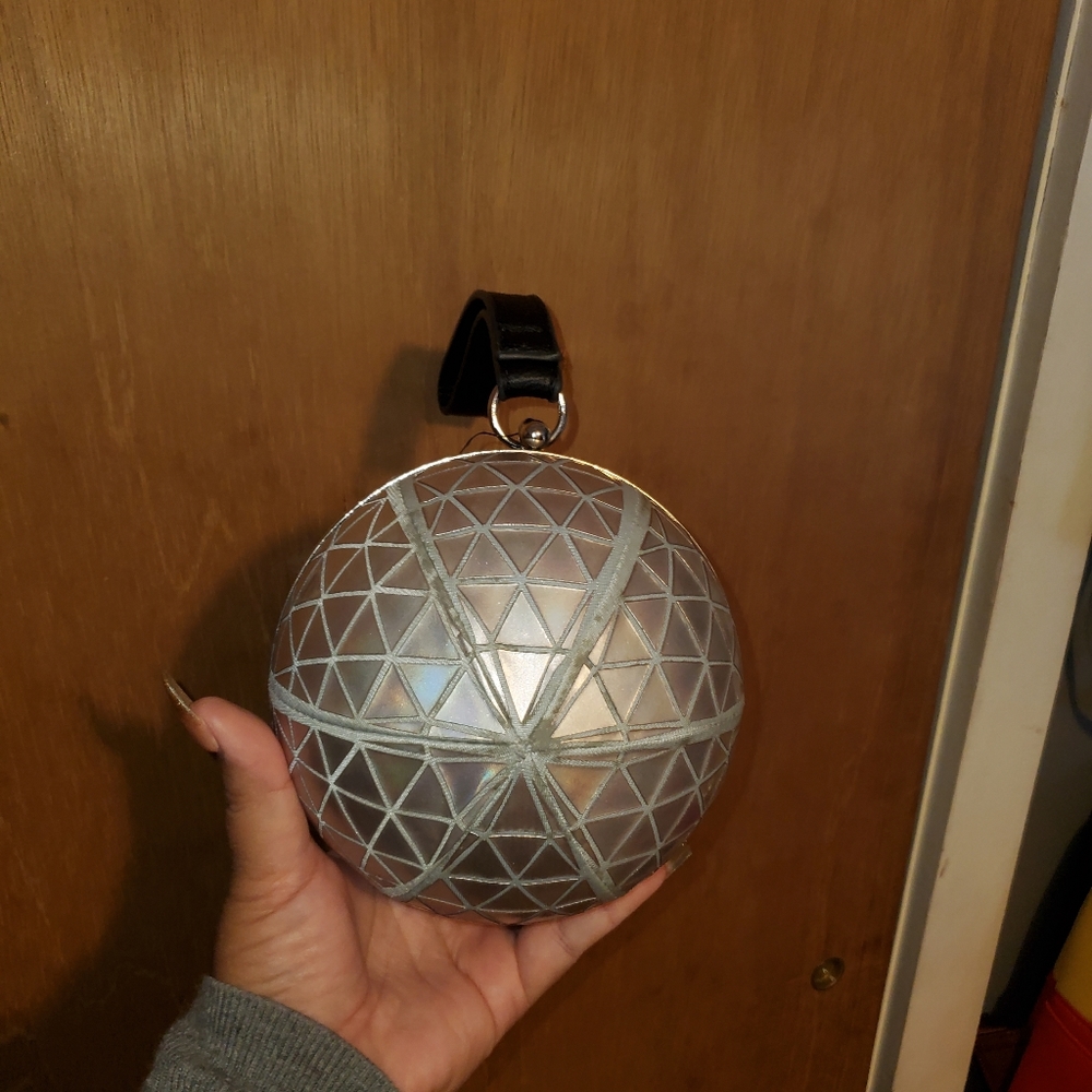 Park exclusive disney spaceship earth purse